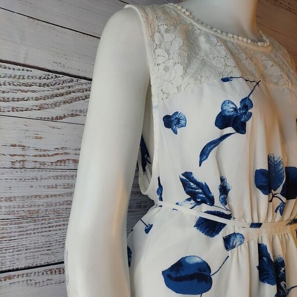 Stork & Babe - Floral Print Lace Neckline Sleeveless Dress - Picture 8 of 15